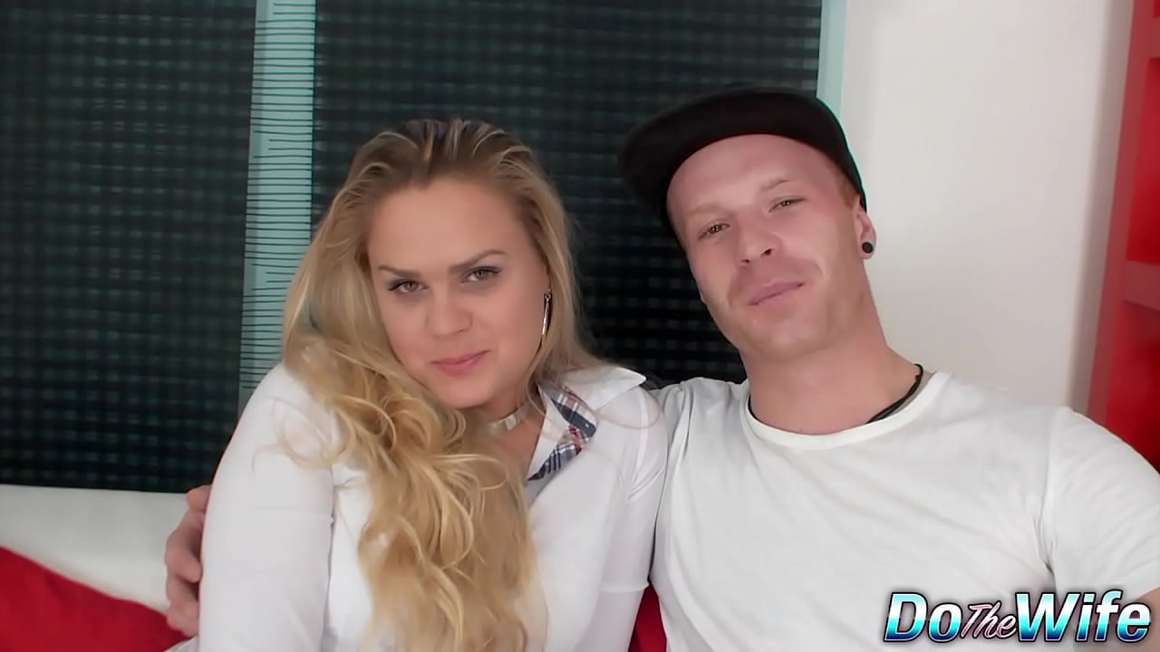 Esposa Loira Barra Brass Anal Creampied Bem Ao Lado Do Corno